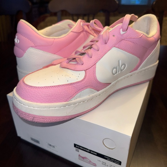 LIMITED EDITION Sweet Pink ALO Yoga Recovery Sneakers!! - Picture 3 of 13